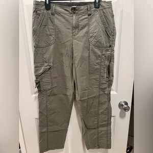 Chico's Green Cargo Pants with Utility Design